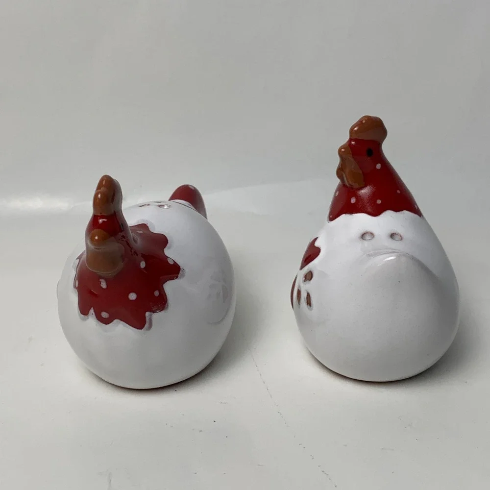 Vtg Style Ceramic Hen Salt and Pepper Shakers Red White Heart Farmhouse Decor